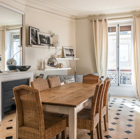 A smart chequered dining room floor