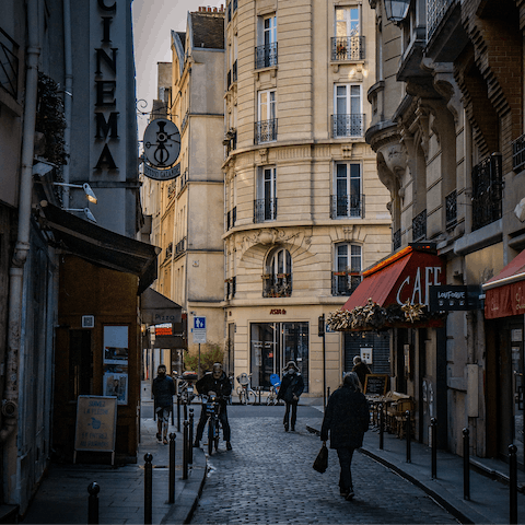 Stay in the 6th arrondissement, a short stroll from shops and eateries